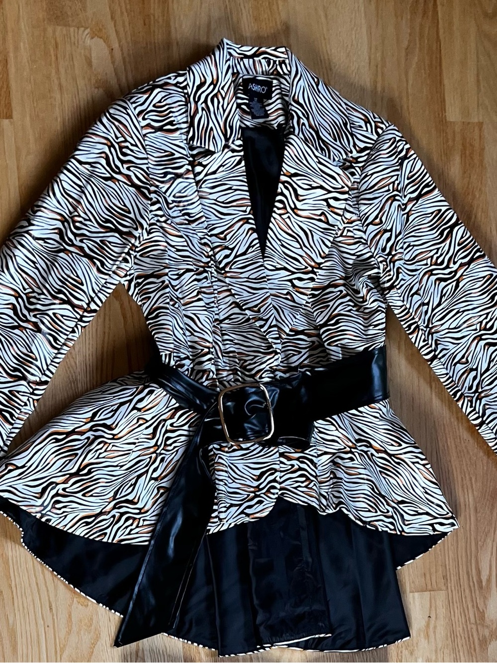 Stunning Ashro "Nisha" 2-Piece Skirt Suit – Size 14 - Picture 4 of 8